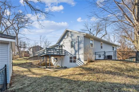 1338 Parkwood Drive SE Cedar Rapids IA 52403