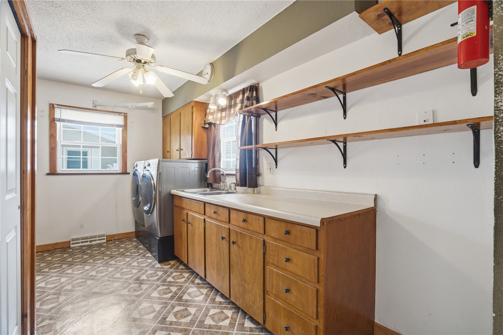 346 32nd Street NW Cedar Rapids IA 52405