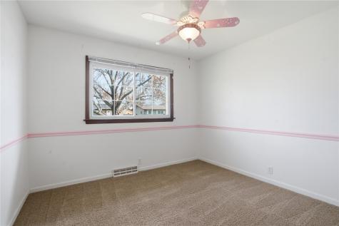 346 32nd Street NW Cedar Rapids IA 52405