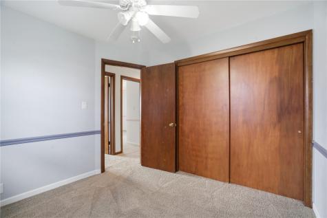 346 32nd Street NW Cedar Rapids IA 52405