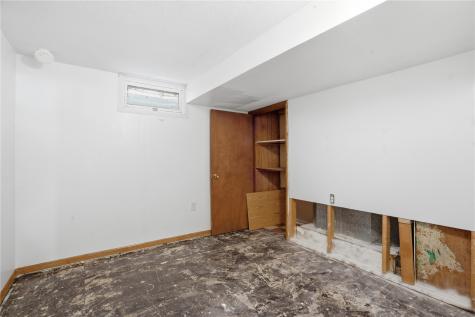 346 32nd Street NW Cedar Rapids IA 52405