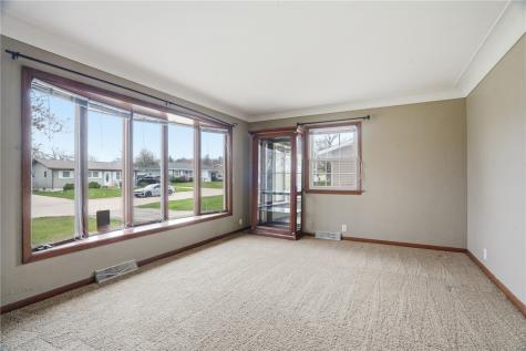 346 32nd Street NW Cedar Rapids IA 52405