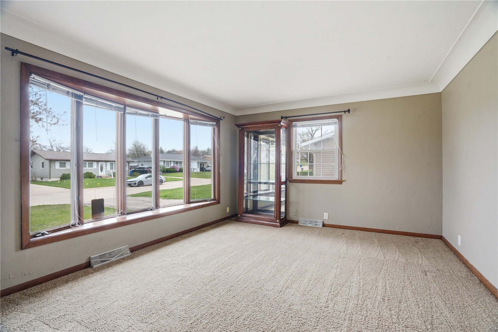 346 32nd Street NW Cedar Rapids IA 52405