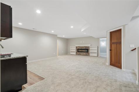 5219 Hay Field Drive SW Cedar Rapids IA 52404