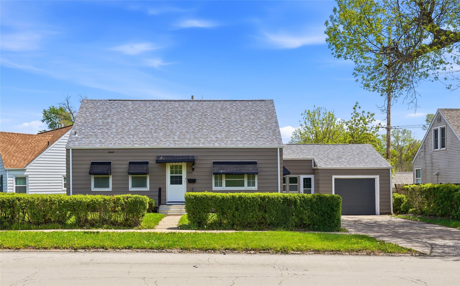 642 Prairie NE Cedar Rapids IA 52402
