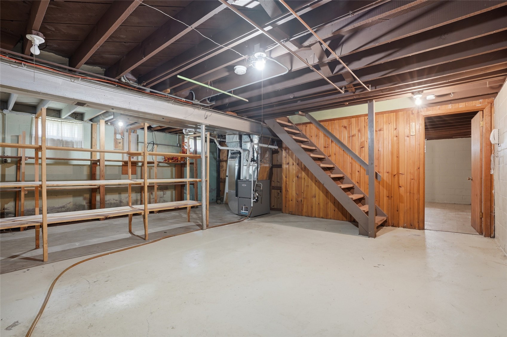 642 Prairie NE Cedar Rapids IA 52402