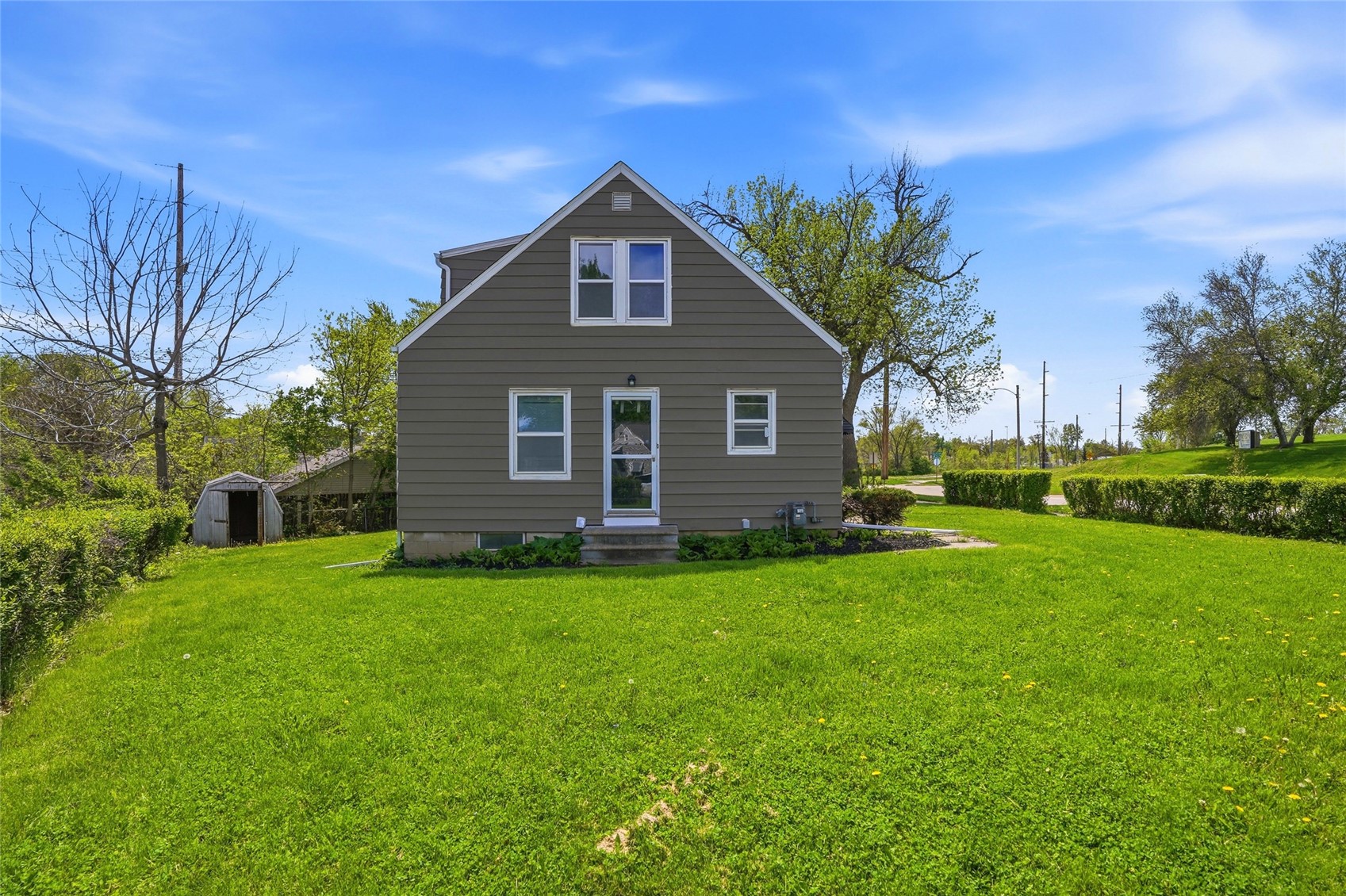 642 Prairie NE Cedar Rapids IA 52402