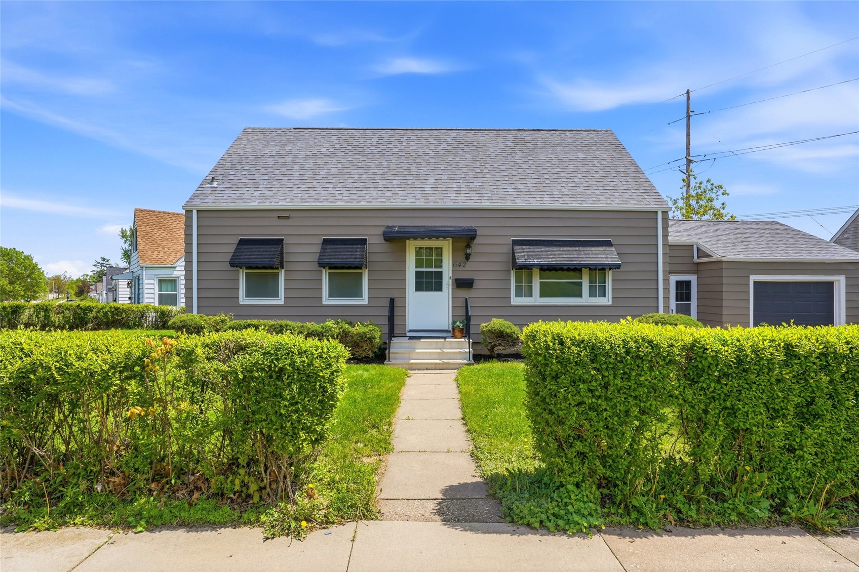 642 Prairie NE Cedar Rapids IA 52402