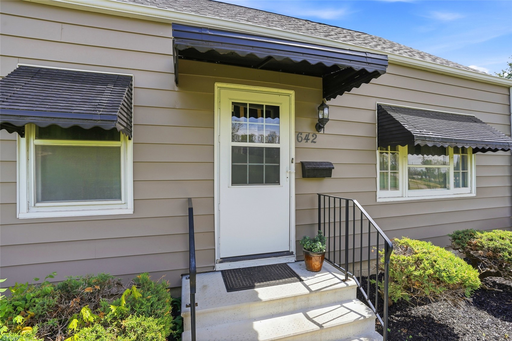642 Prairie NE Cedar Rapids IA 52402