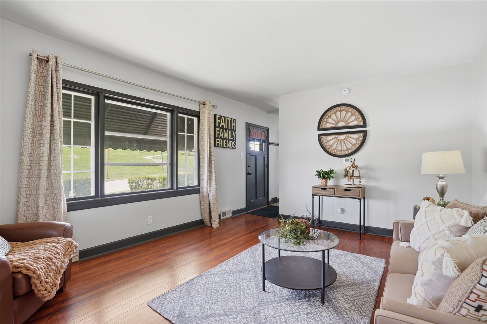 642 Prairie NE Cedar Rapids IA 52402