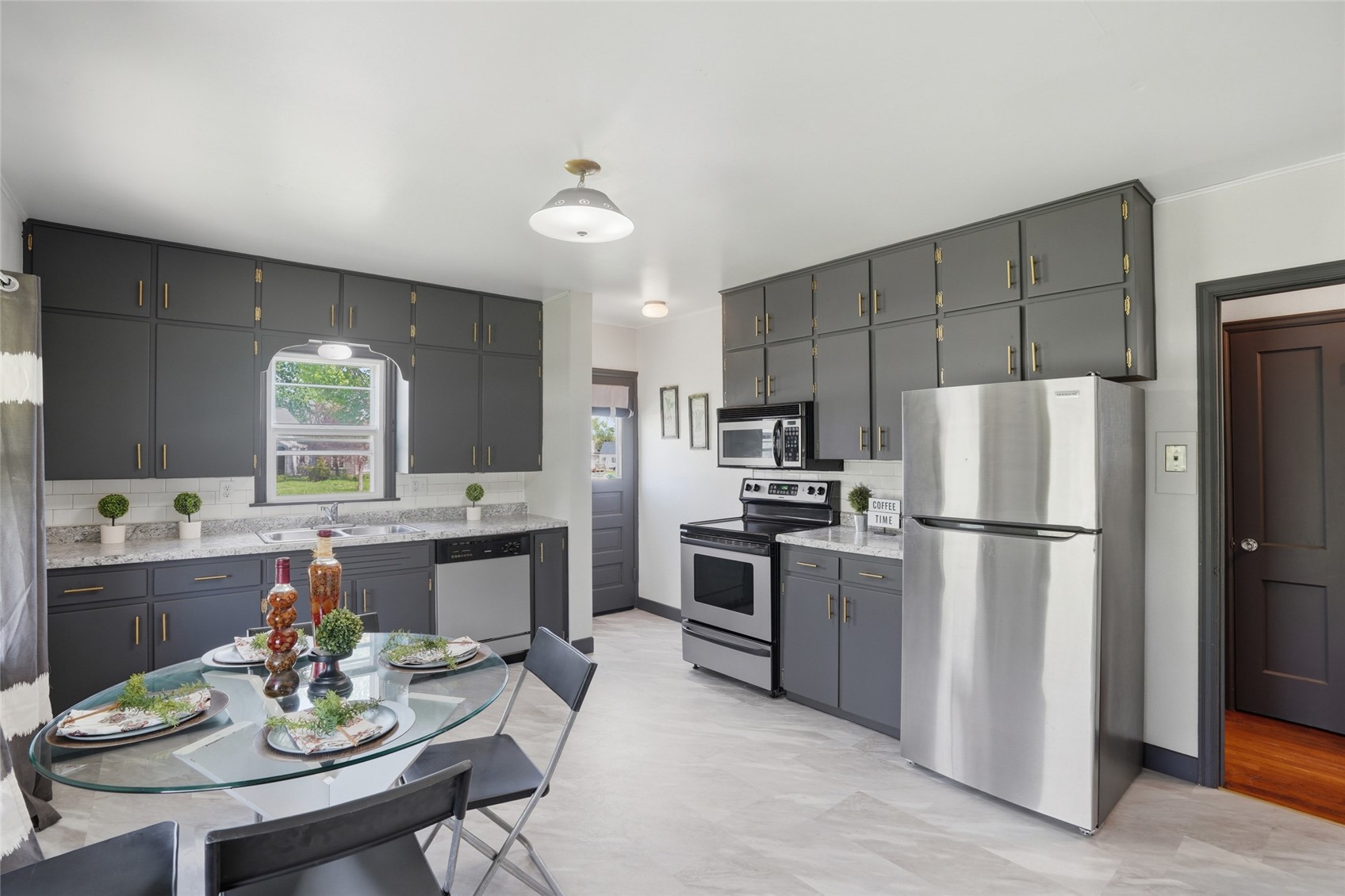 642 Prairie NE Cedar Rapids IA 52402