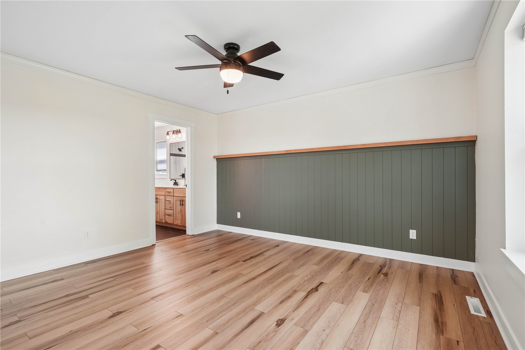 453 68th Avenue SW Cedar Rapids IA 52404