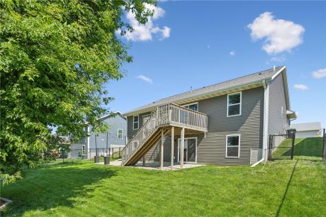 453 68th Avenue SW Cedar Rapids IA 52404
