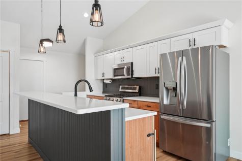 453 68th Avenue SW Cedar Rapids IA 52404