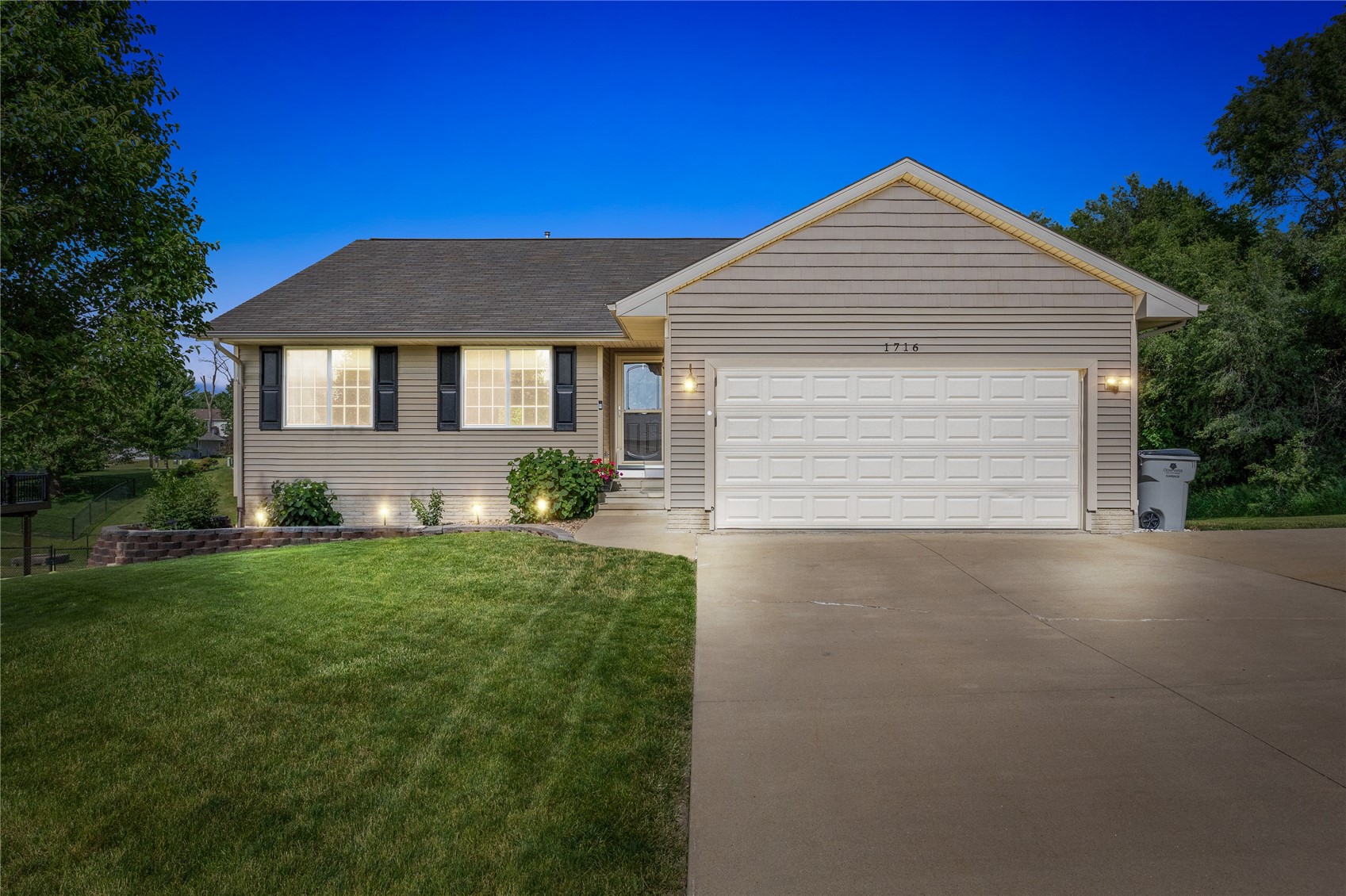 1716 23rd Street SW Cedar Rapids IA 52404