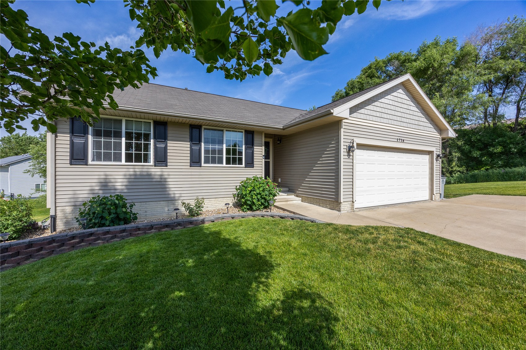 1716 23rd Street SW Cedar Rapids IA 52404
