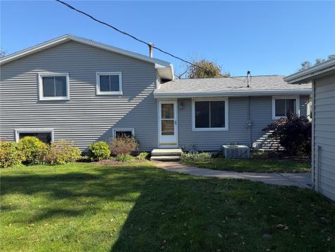 1930 Cach Lane SW Cedar Rapids IA 52404