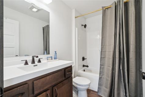6227 Hoover Trail Road SW Cedar Rapids IA 52404