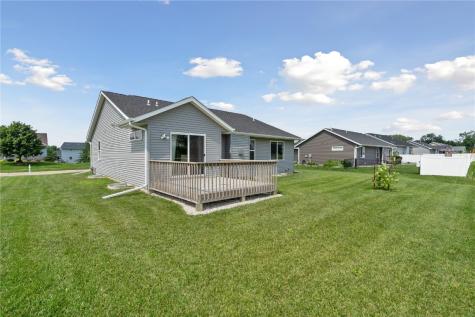 6227 Hoover Trail Road SW Cedar Rapids IA 52404