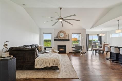 6227 Hoover Trail Road SW Cedar Rapids IA 52404