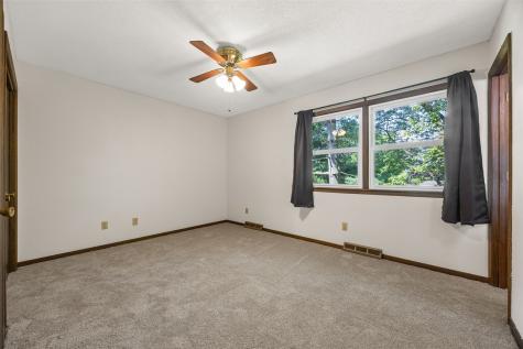 617 Wheaton Road Iowa City IA 52246