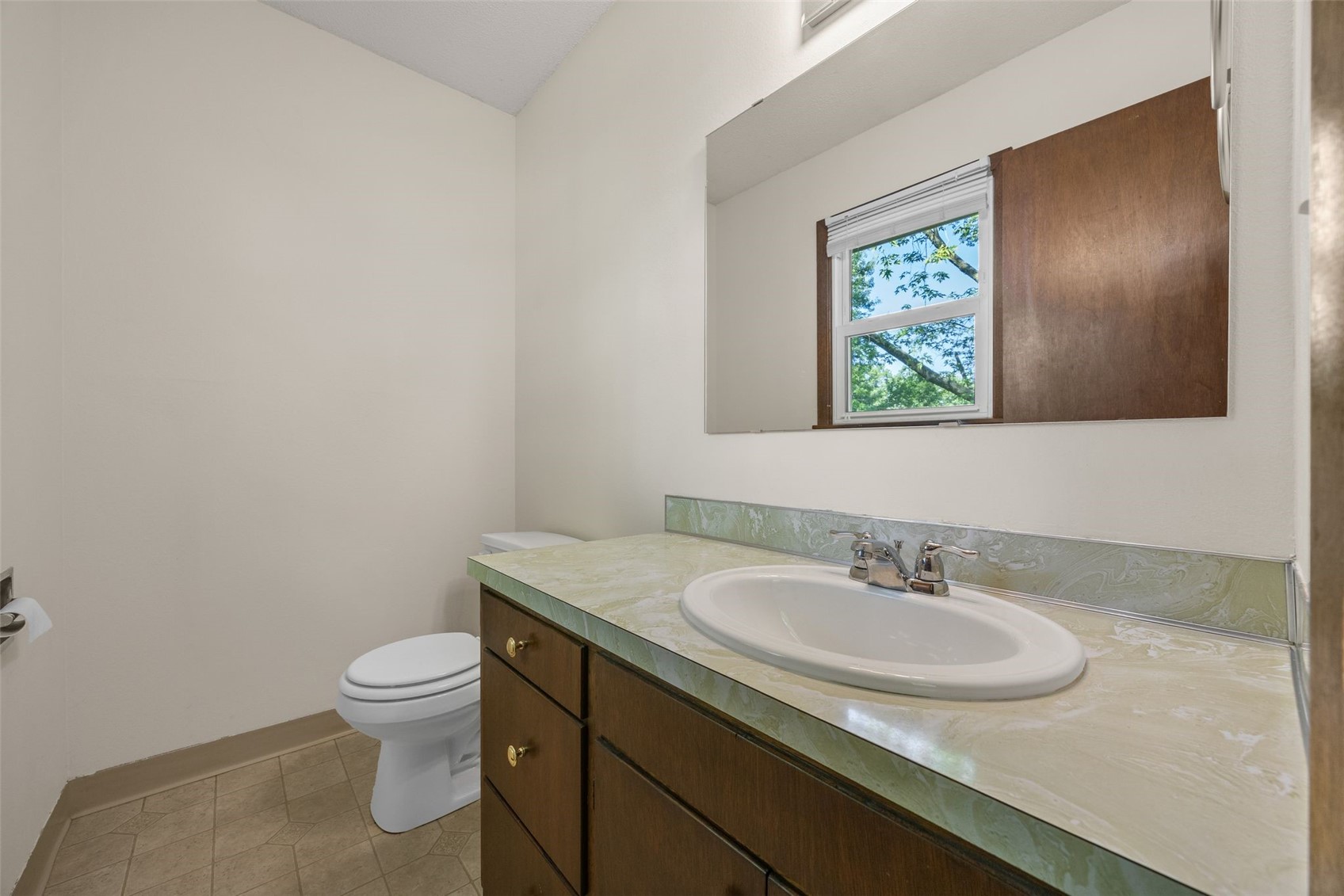 617 Wheaton Road Iowa City IA 52246