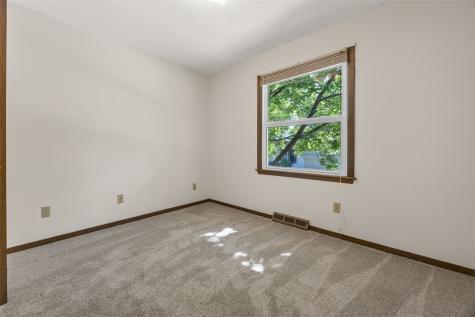 617 Wheaton Road Iowa City IA 52246