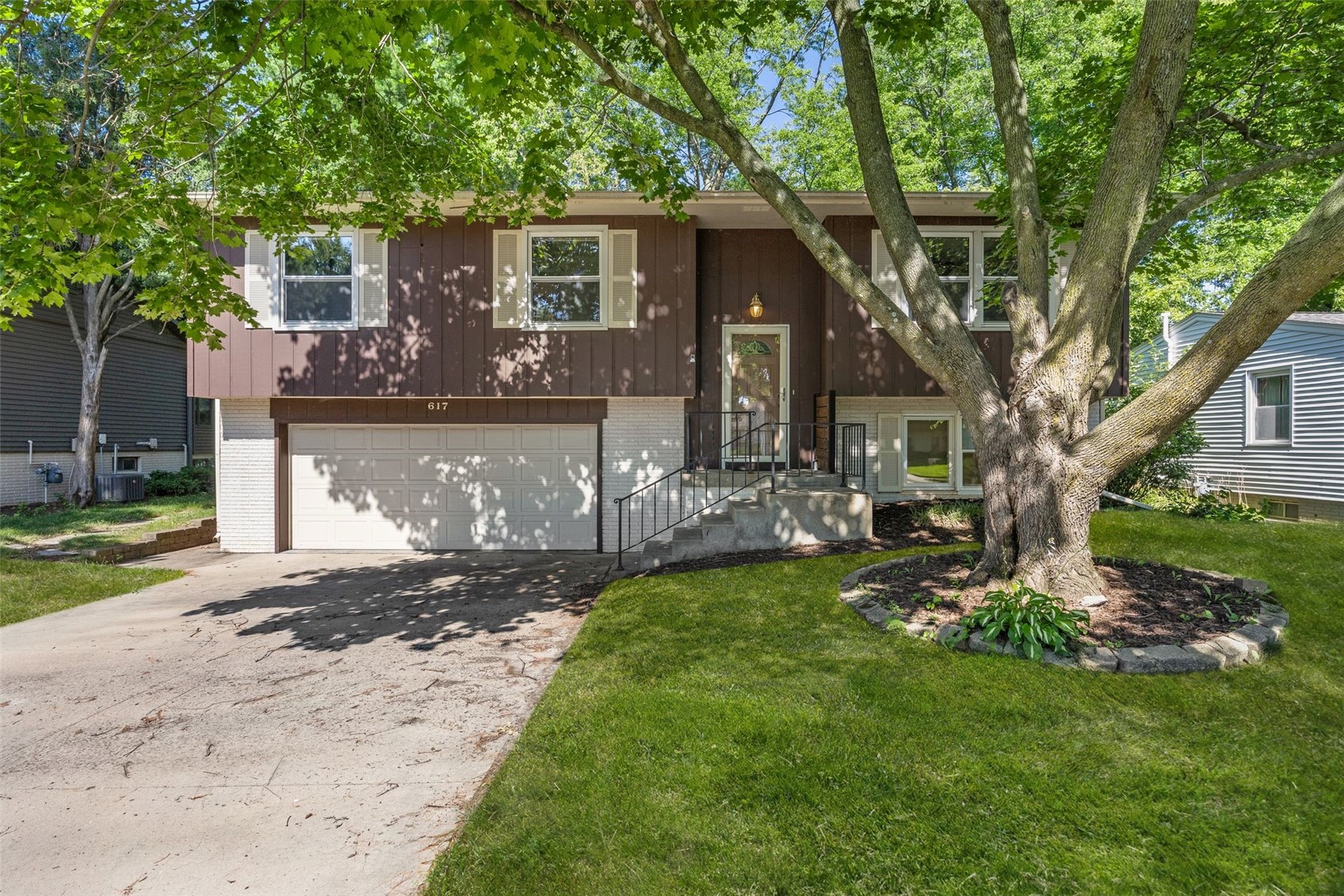 617 Wheaton Road Iowa City IA 52246