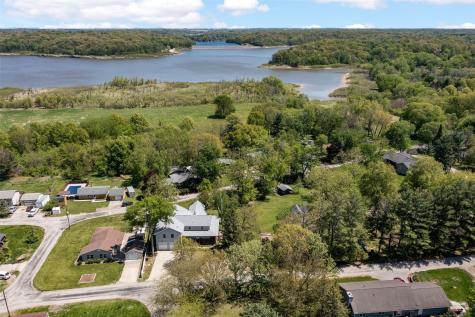 1828 NE Shady Lane North Liberty IA 52317