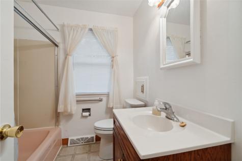 32 29th Avenue SW Cedar Rapids IA 52404