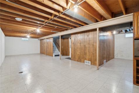 32 29th Avenue SW Cedar Rapids IA 52404