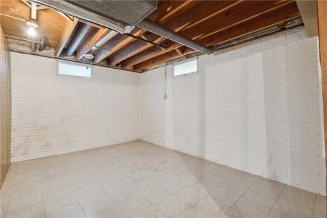 32 29th Avenue SW Cedar Rapids IA 52404