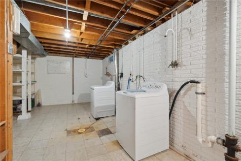 32 29th Avenue SW Cedar Rapids IA 52404