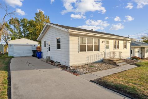 32 29th Avenue SW Cedar Rapids IA 52404