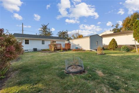32 29th Avenue SW Cedar Rapids IA 52404