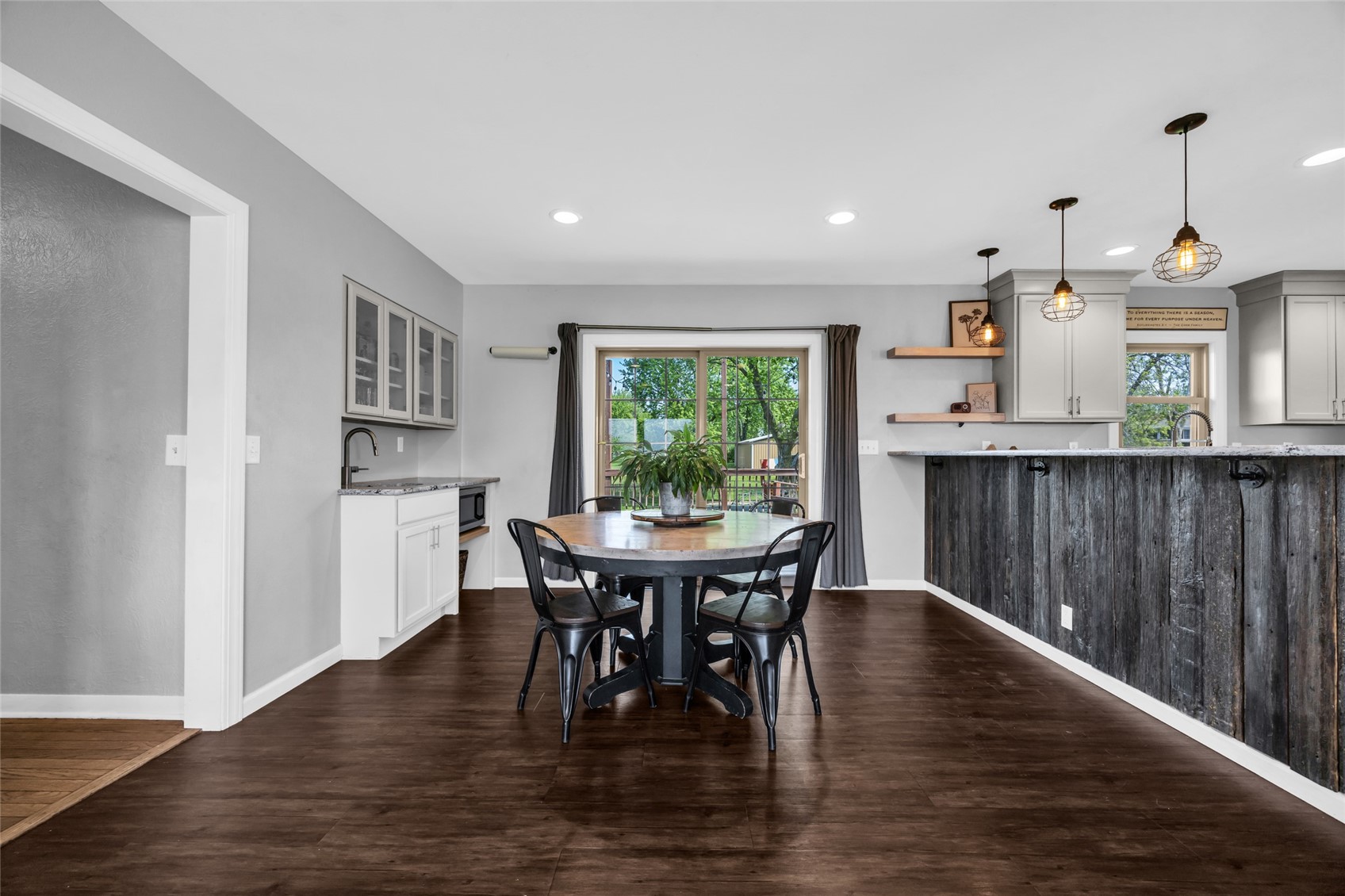 5808 Beverly Road SW Cedar Rapids IA 52404