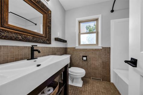 5808 Beverly Road SW Cedar Rapids IA 52404