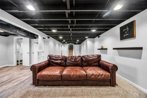 5808 Beverly Road SW Cedar Rapids IA 52404
