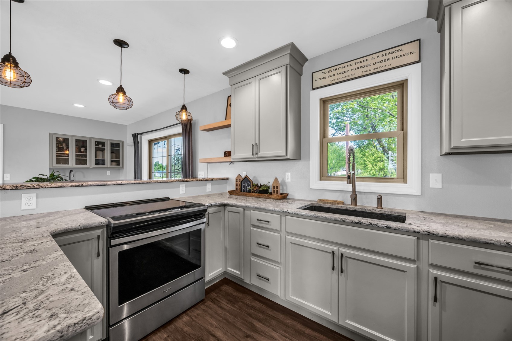 5808 Beverly Road SW Cedar Rapids IA 52404