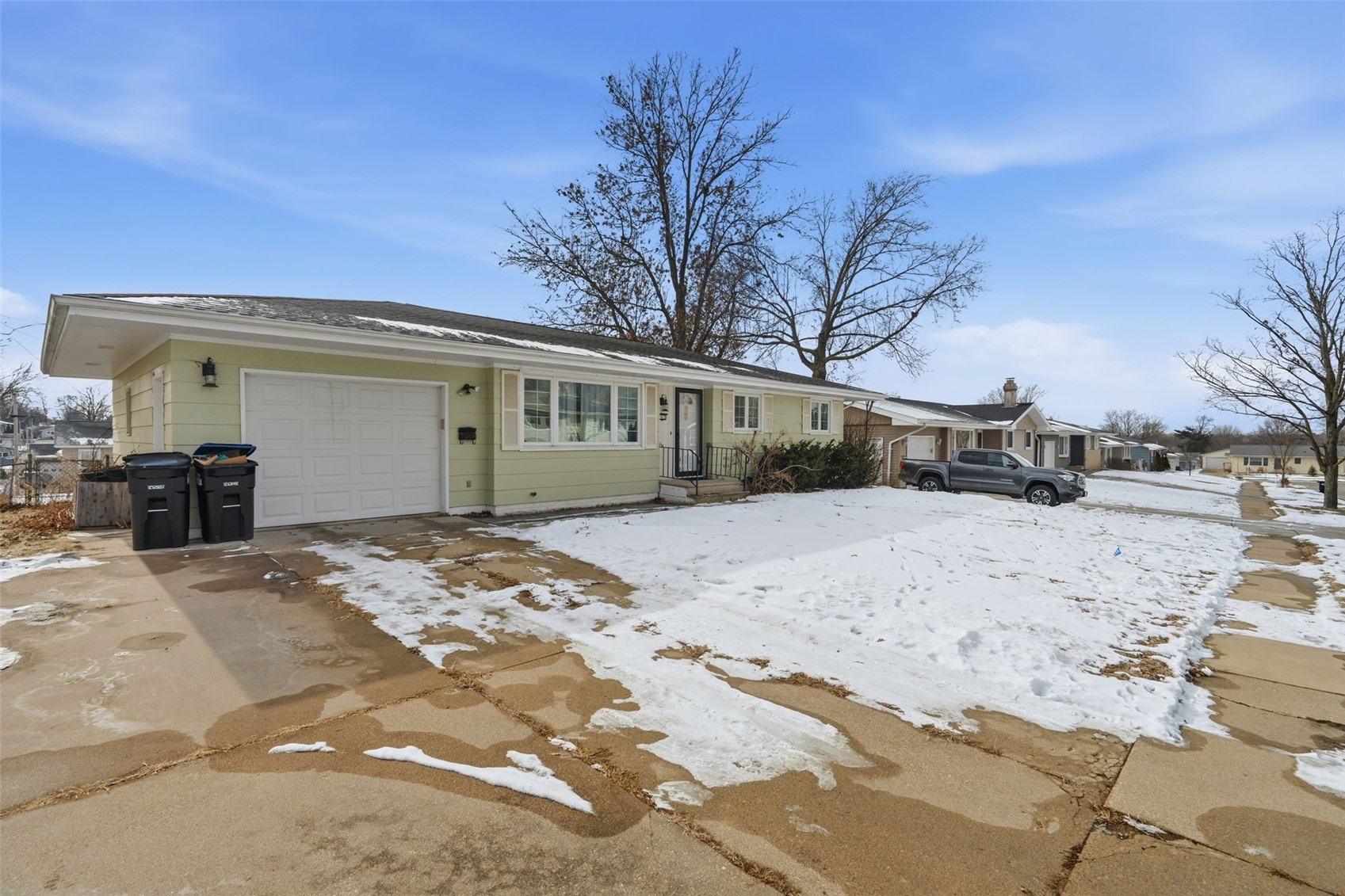2475 26th Avenue Marion IA 52302