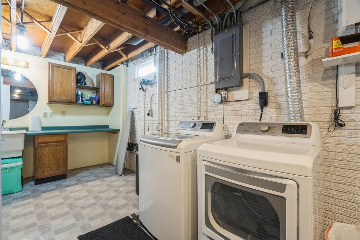 106 Leroy Street NW Cedar Rapids IA 52405