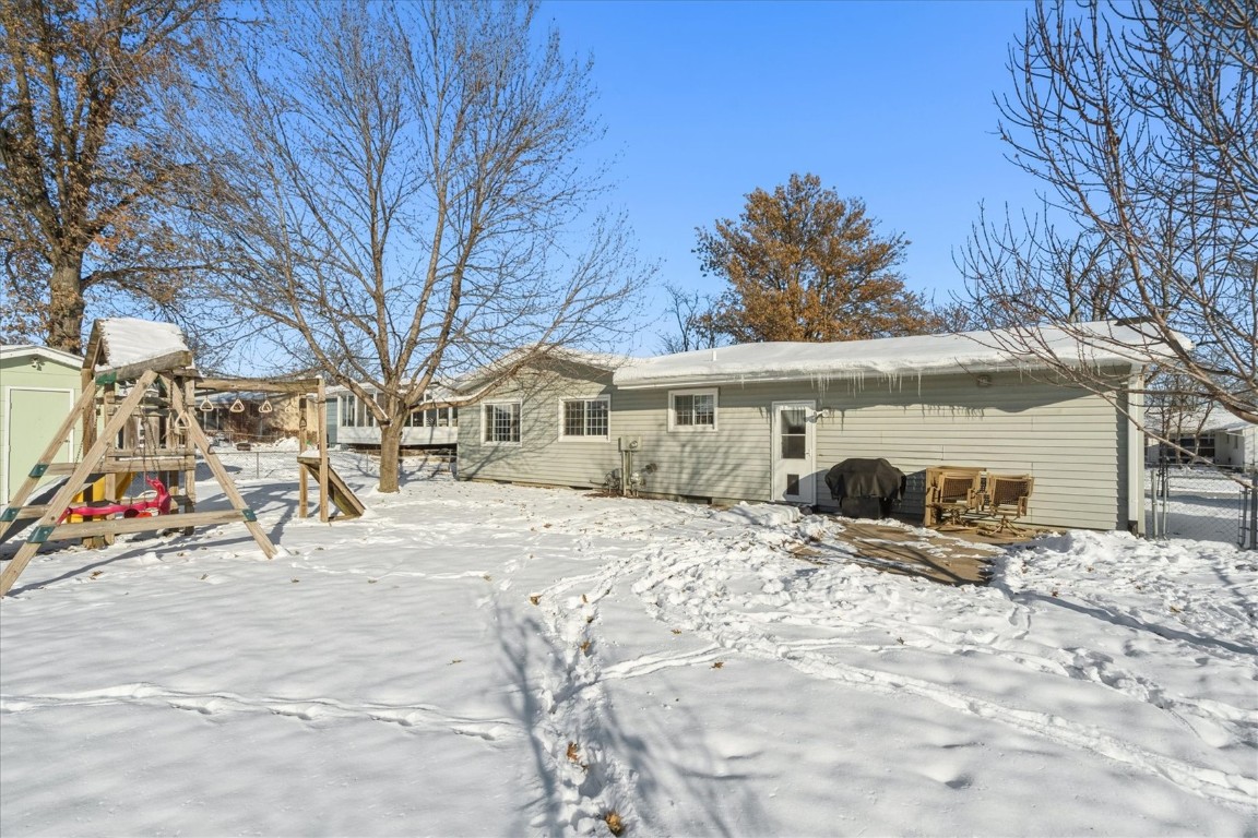 106 Leroy Street NW Cedar Rapids IA 52405