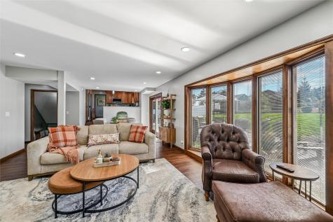 3923 Roxbury Drive NW Cedar Rapids IA 52405