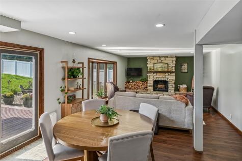 3923 Roxbury Drive NW Cedar Rapids IA 52405