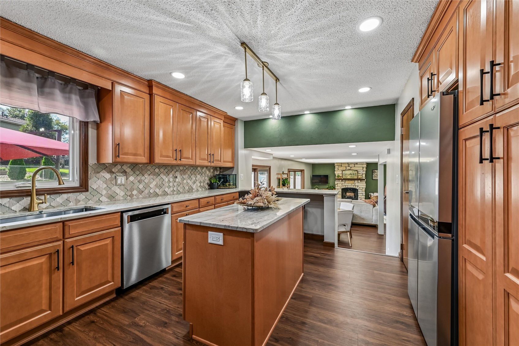 3923 Roxbury Drive NW Cedar Rapids IA 52405
