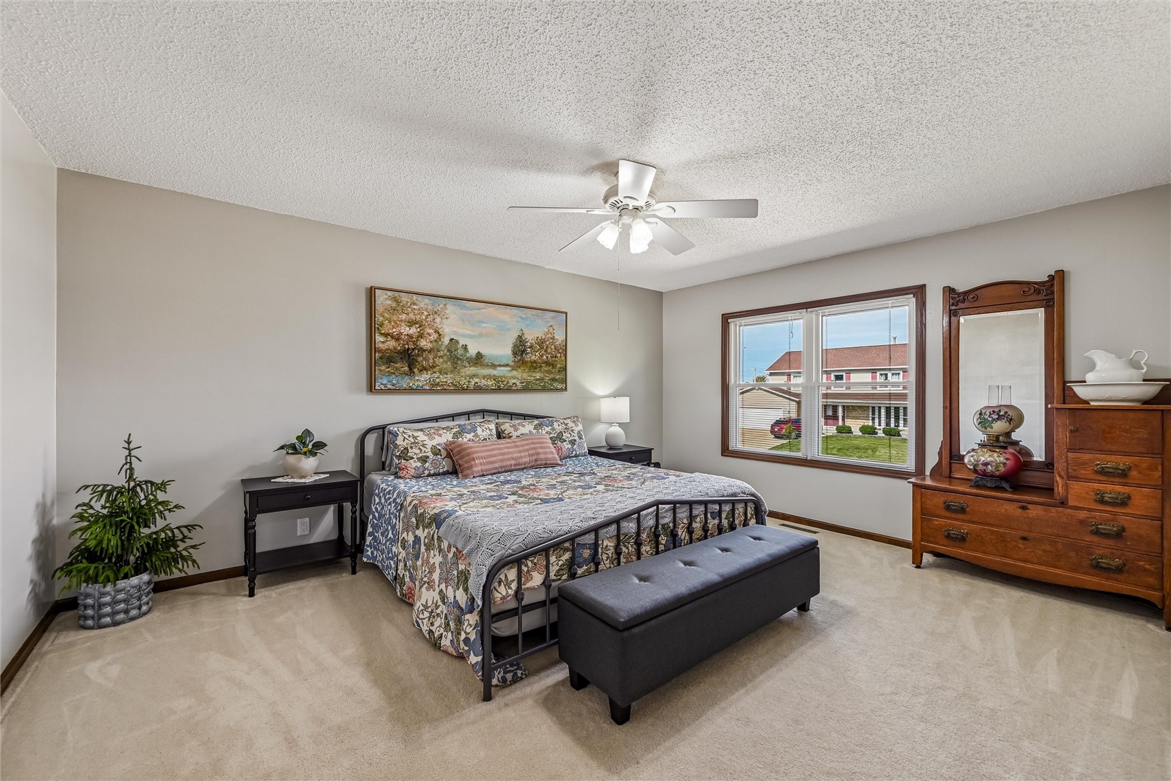 3923 Roxbury Drive NW Cedar Rapids IA 52405