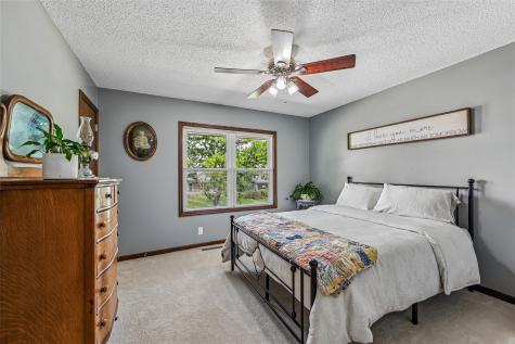 3923 Roxbury Drive NW Cedar Rapids IA 52405