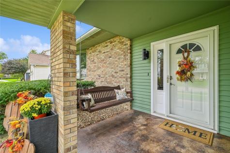 3923 Roxbury Drive NW Cedar Rapids IA 52405
