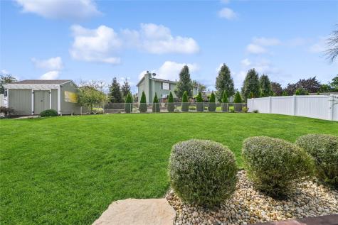 3923 Roxbury Drive NW Cedar Rapids IA 52405