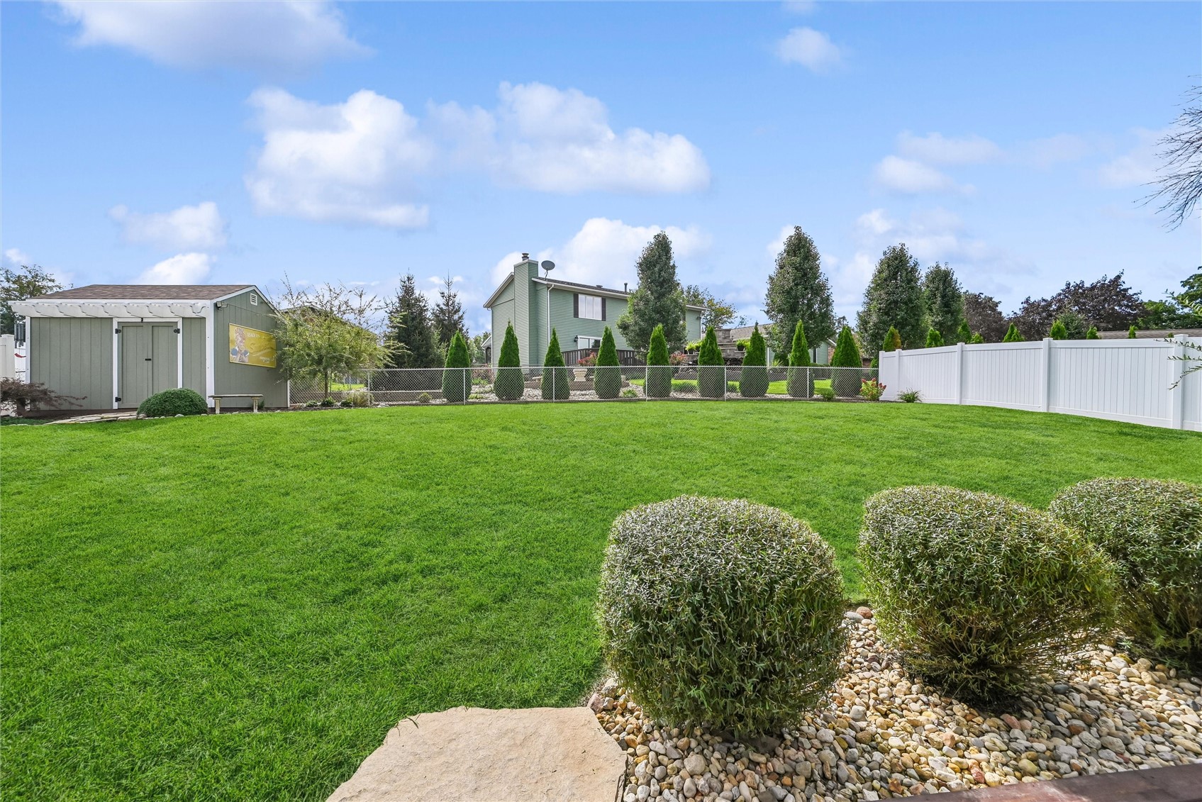 3923 Roxbury Drive NW Cedar Rapids IA 52405